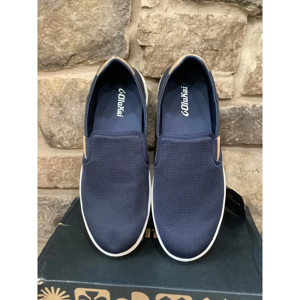 OluKai Lae'ahi Nui Mens 9.5 Trench Blue Tan Mesh Leather Slip On Sneakers New